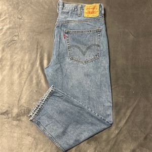 Levi’s 550 jeans / straight leg (relaxed) / medium wash / W40 x L29